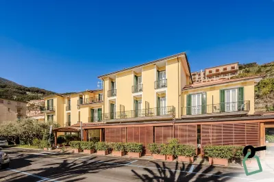 HOTIDAY Room Collection - Le Grazie Hotel a Le Grazie