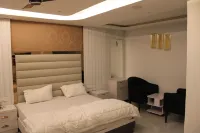 Hotel Gold Stone Hotels in New Kanpur City