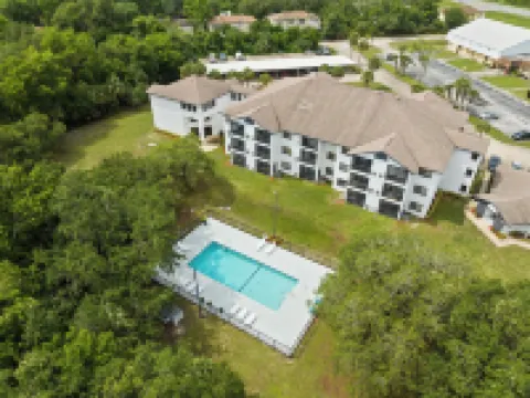 Oasis Apartment Homes