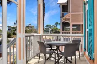 The Peaceful Pelican - Pool