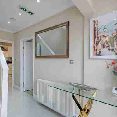 Stylish 4-Bedroom, 2-Bathroom Home in Brightside Avenue Others
