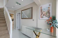 Stylish 4-Bedroom, 2-Bathroom Home in Brightside Avenue