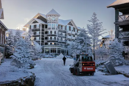 Allegheny Springs Отели рядом с достопримечательностью «Splitrock Pools»