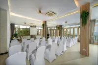 BJ&Radisson SeaView Hotel