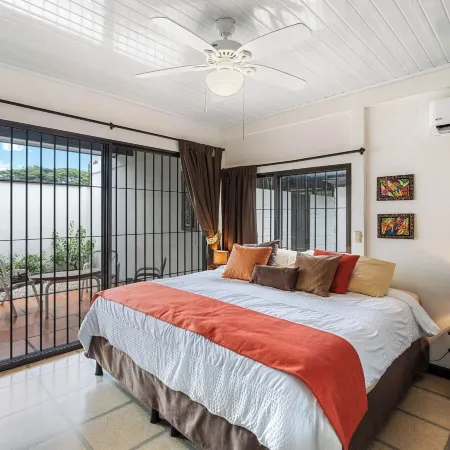 3-Bd Home with Pool, Walk to Beach