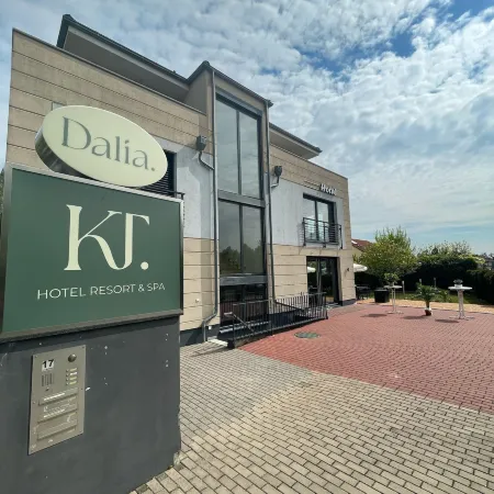K&T Estates Resort & Spa, Frankfurt Отели рядом с достопримечательностью «Арена «Фрапорт»»