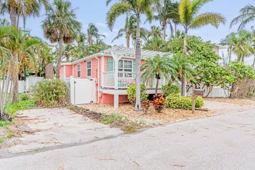 Best Little Beach House on Anna Maria Island!  With a pool & steps to the beach!