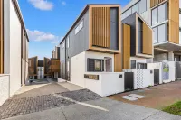 Modern 2BR Townhouse in Mission Bay Hotels in Mission Bay