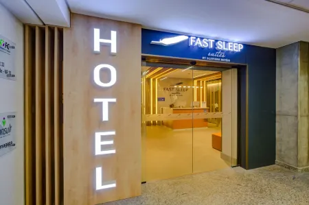 Fast Sleep Suites by Slaviero Hotéis Отели рядом с достопримечательностью «Terminal M of Guarulhos International Airport»