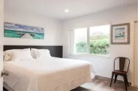 Steps from beach, cozy 1BR condo in wonderful Deerfield Beach. Walgreens附近的飯店