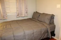 Charming Spanish Home in the Heart of Brownsville 布朗斯維爾住宿飯店