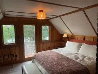 Charming 3-bedroom Cabin on Lake O'Brien with Pontoon Boat