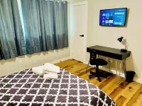House 3-bedroom 2,5 Baths FREE Garage Parking with WiFi and AC, Washer, Dryer