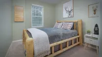 Serene Spring Escape, 6Bd, Game Room, Near Mackinaw and Harbor Springs!