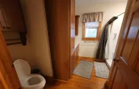 Cozy cabin in charming Columbus. Minutes from Equestrian Center, vineyards etc..