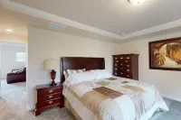 Charming new 3-bedroom house in Raleigh w/weekly 15% & monthly 30% discounts