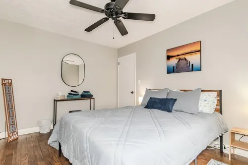 City View Suite Unit #6 -2 Br 1BA in Serene Fairport Harbor