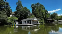 6000sf Luxury Home on Main Lake Cove – minutes off I-85