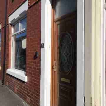 Bright Spacious 3-Bed with Office & Patio, Preston Hotel Exterior