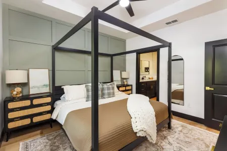 BRAND NEW - Peaceful Waterfront  -  5 Minutes From Caddo State Park!