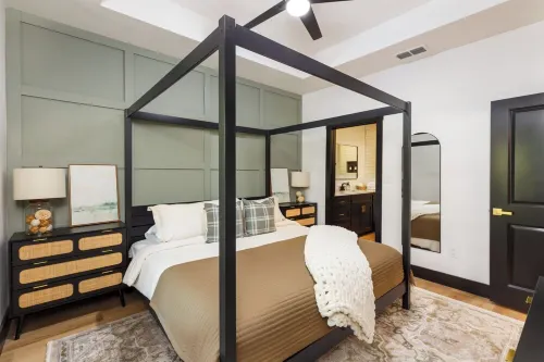 BRAND NEW - Peaceful Waterfront  -  5 Minutes From Caddo State Park!