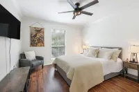 Private Island Paradise: 2 Bed, 2 Bath Retreat with Dock, Boat Lift  in Maurepas Hotels in 