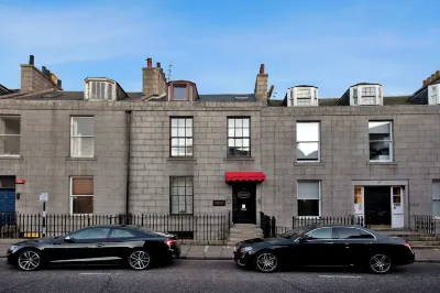 Grand Mansion 9 Beds Sleeps 17 Parking - Groups Hotels near University of Aberdeen