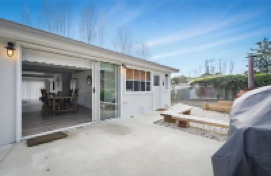 ลิตเติล ดาร์ลิน' เดอะ แช็ค โรงแรมในพอร์ตอาร์เทอร์