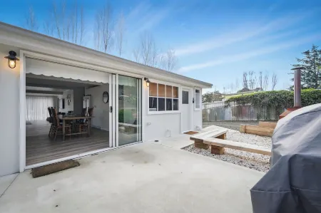 Little Darlin' The Shack Отели в г. Порт-Артур