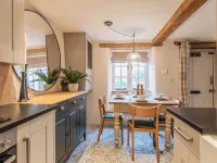 The Gamekeeper's Cottage-Stunning 2 Bed Hoteles en Witney