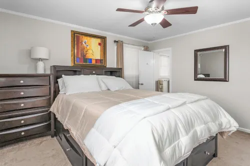 Spacious Living Less Than 2 Miles from Elon University!