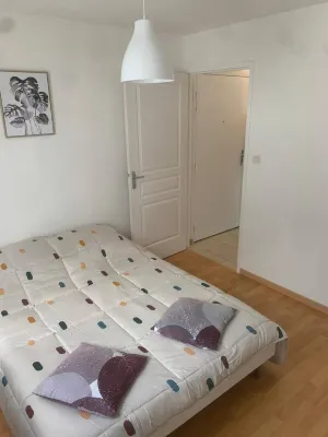 Bright apartment in the center of Vannes - At the foot of the harbor with free parking