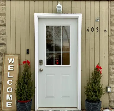 Charming 2 Bedroom Apt. Close to Valparaiso University Short-Terms Hotels in Valparaiso