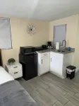 Welcome to our charming studio, perfectly located near Tampa Bay's attractions.
