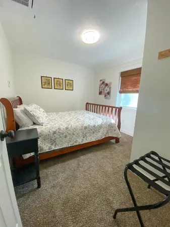 The Orchard House: Close to the Katy Trail, Truman Lake and Historic Downtown