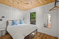 2bdrm Cabin 3 Gburg Pet-friendly Firepit Games