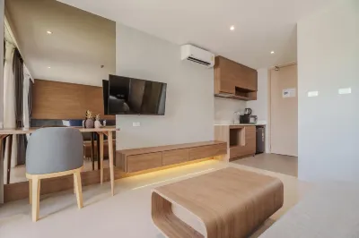 1412 Wyndham Gardens Elegant Pool Condo Hotels in Nai Ton Beach