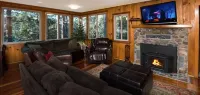 RIVER VIEW Yosemite Cabin in Wawona among the Redwoods,3 Bed 2 bath, jump rock!