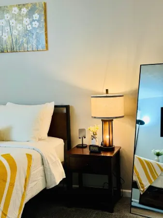 Cozy apartment in superb Monroeville with fitness room, WiFi, AC