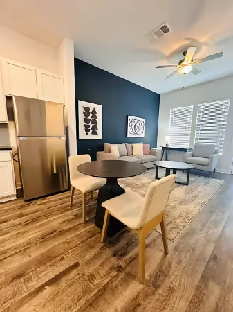 Cozy apartment in pleasant Leander with WiFi, AC