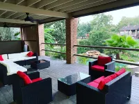 Gorgeous Private Oasis with Lakefront View, NEW LISTING