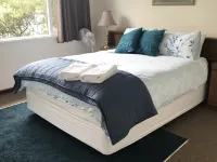 Quaint Family Home in Walpole with sleep-out Hotels in Walpole