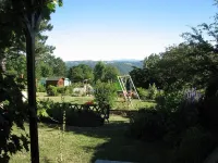gîte in the Countryside of the Sioule Valley with a View of the Auvergne Volcanoes
