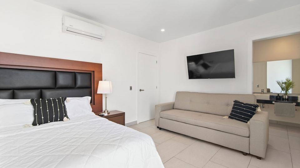 Casa Zénica | Gated Villa with Pools, Rooftop,Tennis Court, Beach Club&PGA Golf