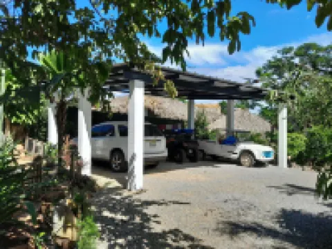 Villa typique, indépendante, jardin Parc Privé d'une belle propriété sécurisée.