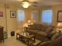 No Rat Race here at the Royal Flush. Hotels in Bokeelia