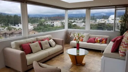 Penthouse Breathtaking View from 9000 feet high in beautiful Cotacachi, Ecuador Hotel di Cotacachi