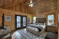 Luxury, Toccoa River Front, Fishing, 3 Fireplaces, Kayaks