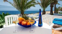 REYES Natur - Villa on the seafront
