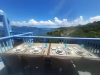"Almost beachfront " Snorkeling & Kayaks across the street. 2 Bed 2 Bath Cottage Hotels in Coral Bay
